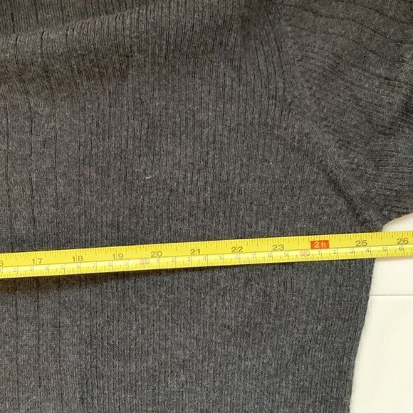 J.Ferrar Gray Merino Wool Sweater Size XL - Picture 6 of 9